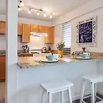 Kona Mansions#301