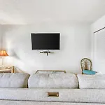 Kona Shores 230