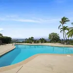 Beautiful 2/2 Condo In Kailua Kona. Ocean View!
