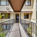 Living Aloha A Quiet Condo With Step-Free Access!
