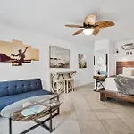 Downtown Hawaiian Paradise Condo With Hot Tub, Pool & Beach - Kona Islander Inn