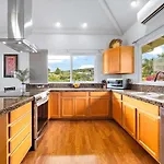 Central Oceanview Modern Cozy 3 Bed House
