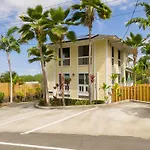 Kona Penthouse 2 Bedroom, Relax And Unwind Aloha Style
