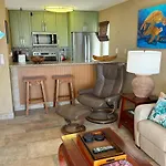 Exceptional Kona Reef Condo - Full Ac - Oceanfront - Walking Distance To Restaurants & Shops