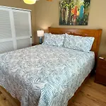 Exceptional Kona Reef Condo - Full Ac - Oceanfront - Walking Distance To Restaurants & Shops