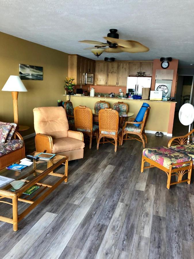 Holiday home Sea Village 2nd Floor Direct Oceanfront Unit With Extensive Upgrades
