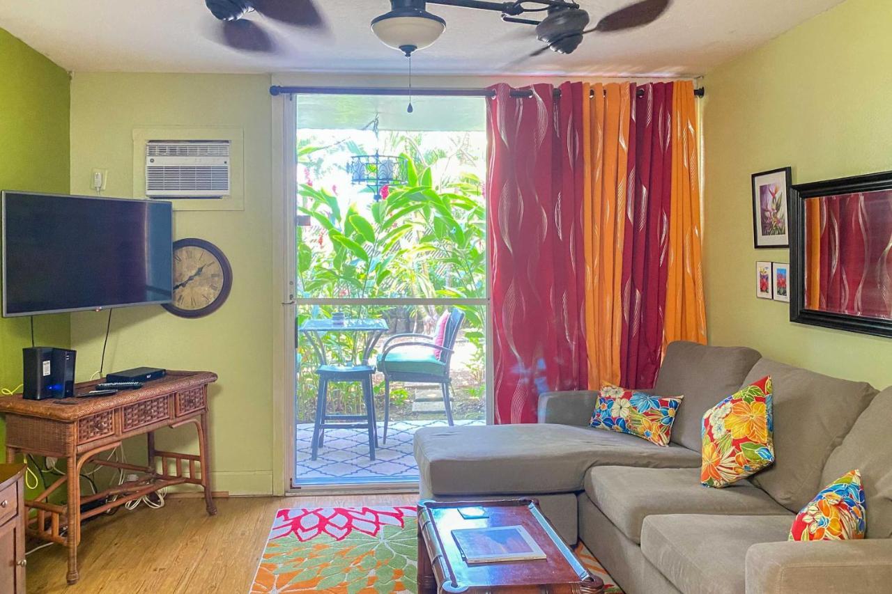 First Responders Book With Us - Kona Islander Inn! Apartment