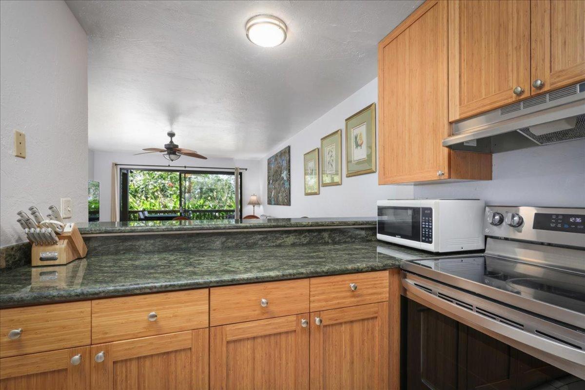 Kona Westwind 1 New! Quiet Ocean-view 1st Floor | Patio | Pool Kailua-Kona