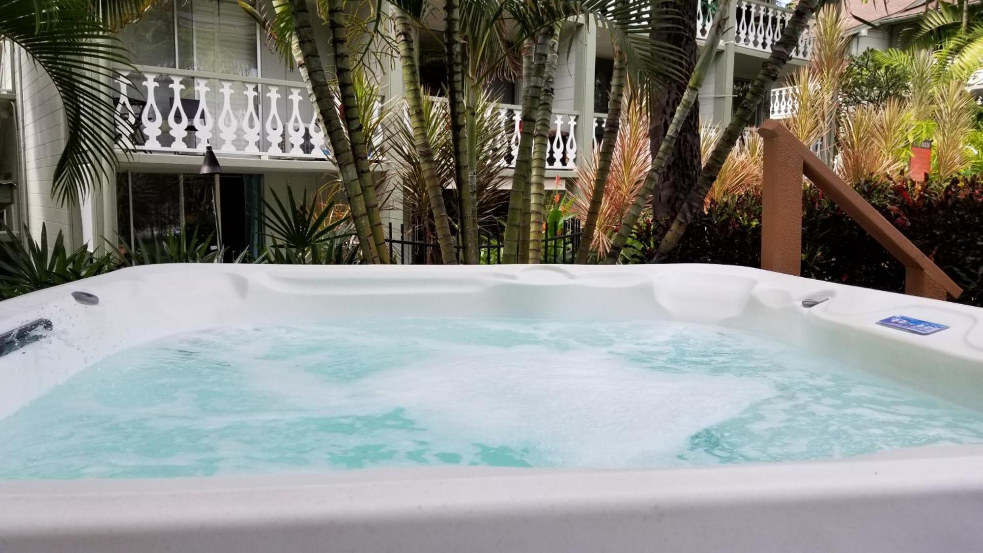 Downtown Hawaiian Paradise With Hot Tub, Pool & - Kona Islander Aparthotel Kailua-Kona