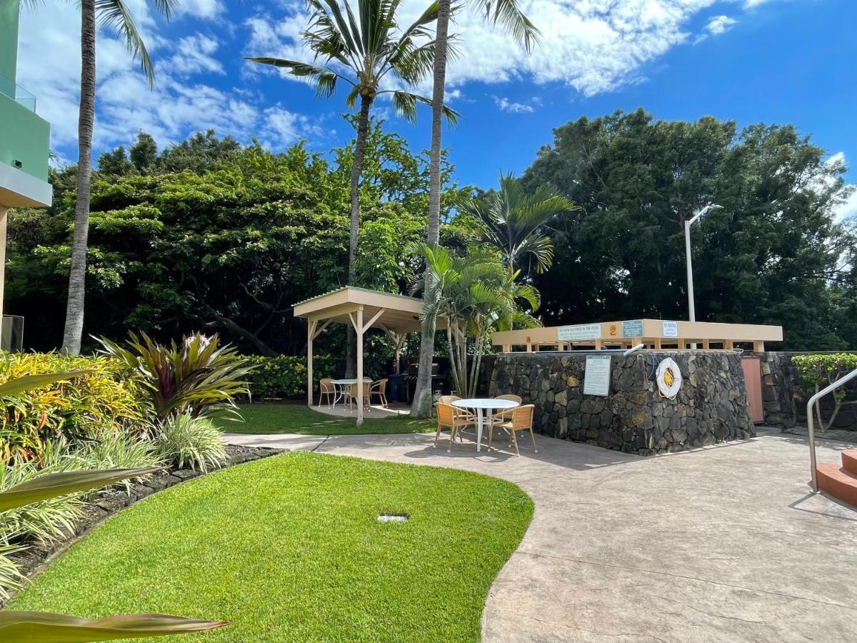 At Kahalu'u Kailua-Kona