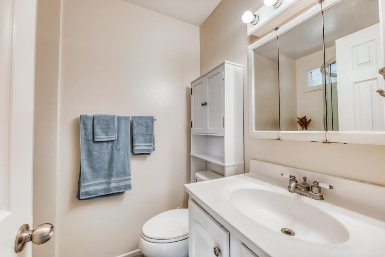 Kona Shores 230 Apartment