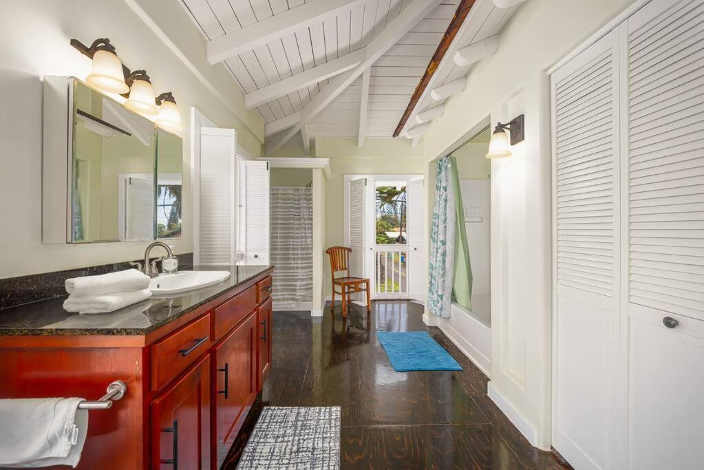Kona Penthouse 2 Bedroom, Relax And Unwind Aloha Style * Kailua-Kona