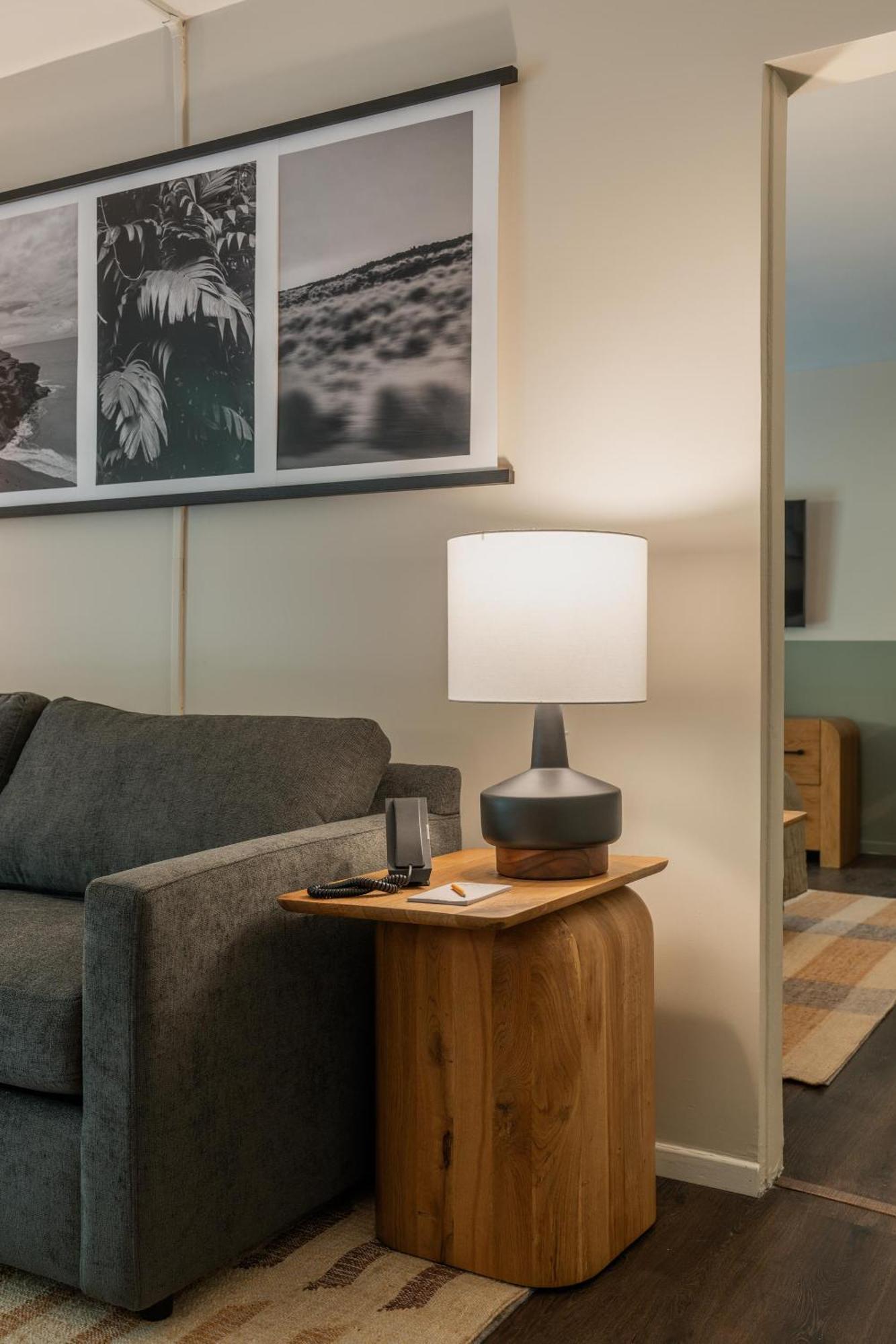 Pacific 19 Kona Hotel 4*