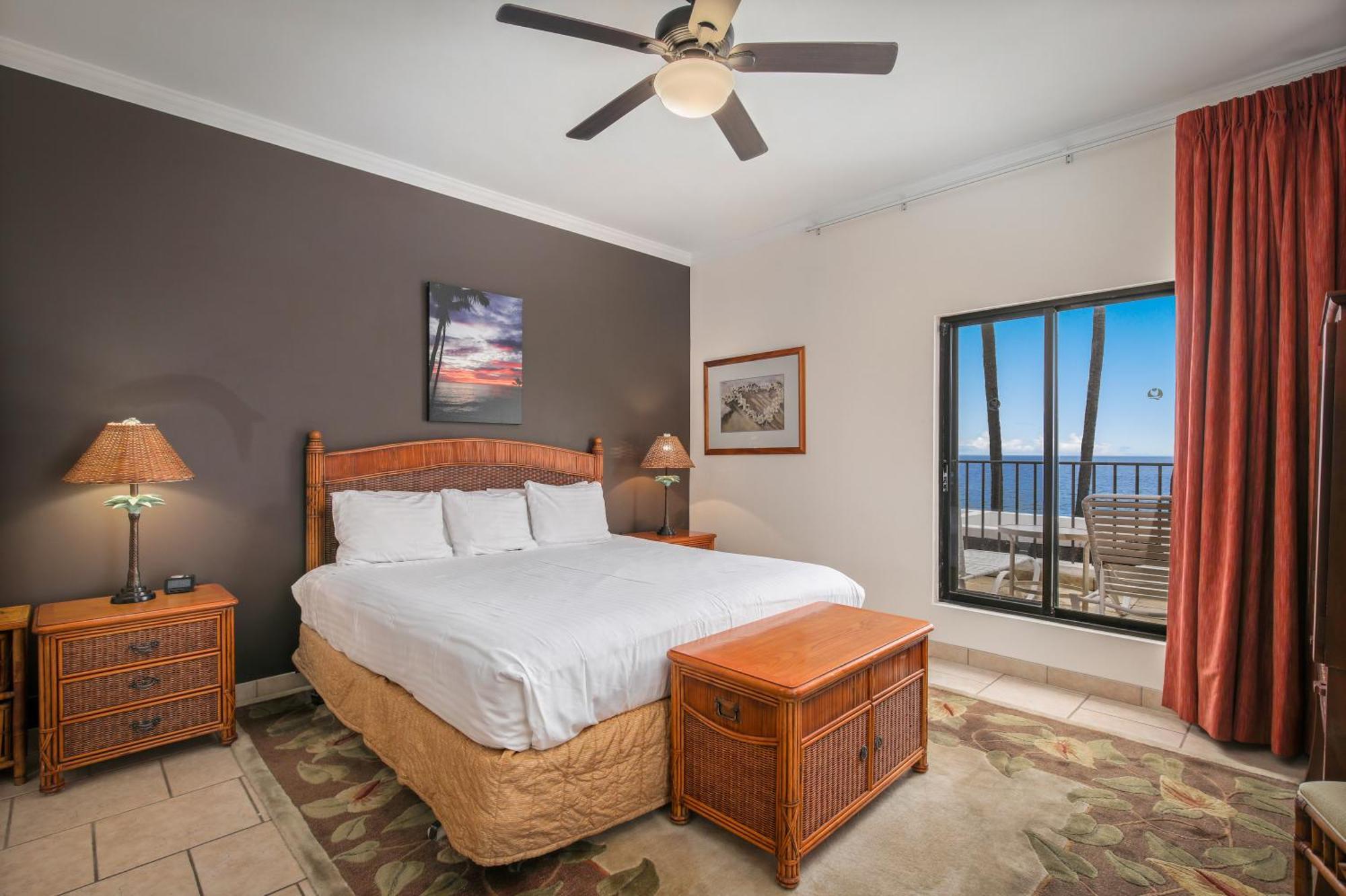 Royal Sea Cliff Kona By Outrigger