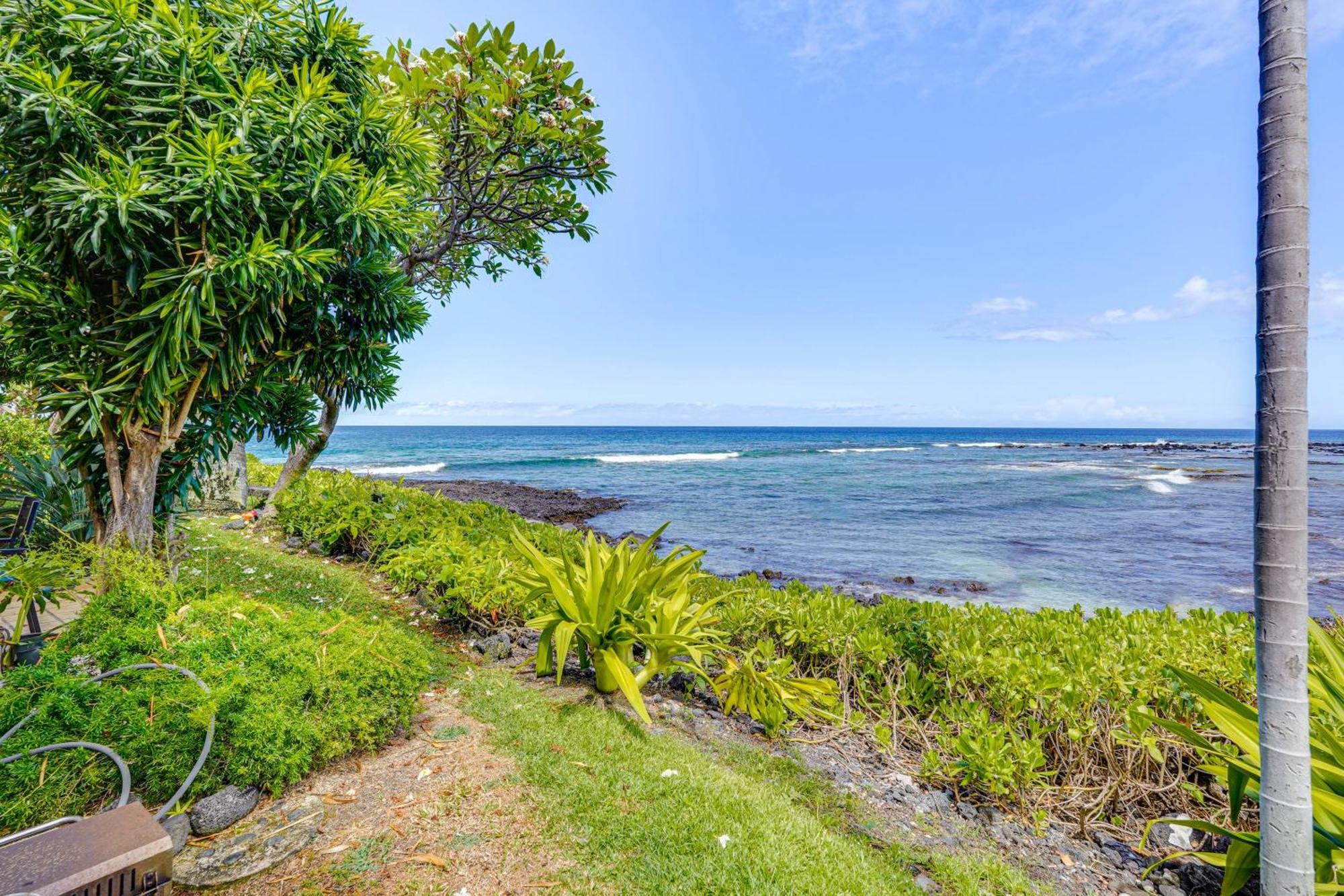 Ultimate Oceanfront Townhome Located On Kona Coast Kailua-Kona