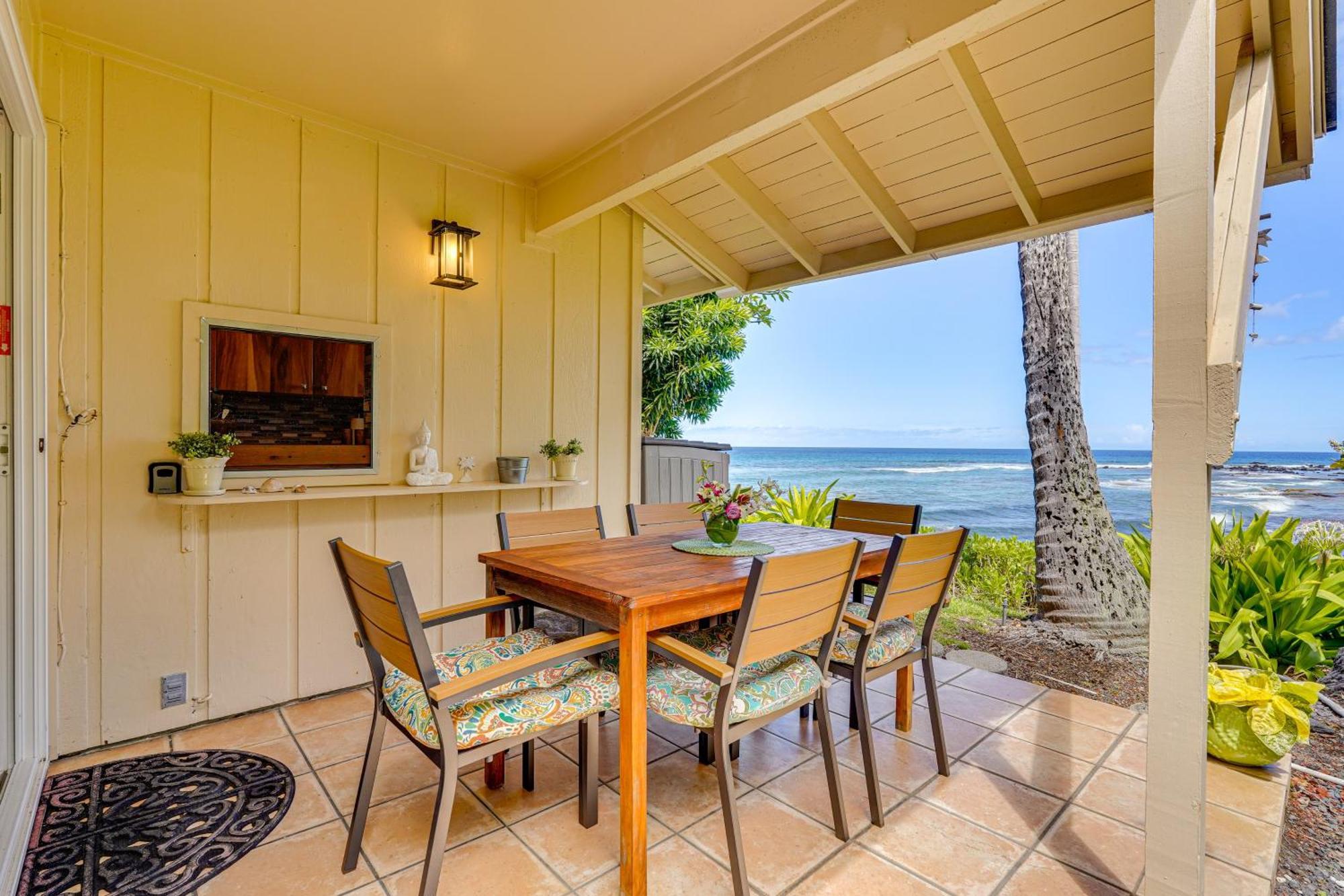 Holiday home Ultimate Oceanfront Townhome Located On Kona Coast *
