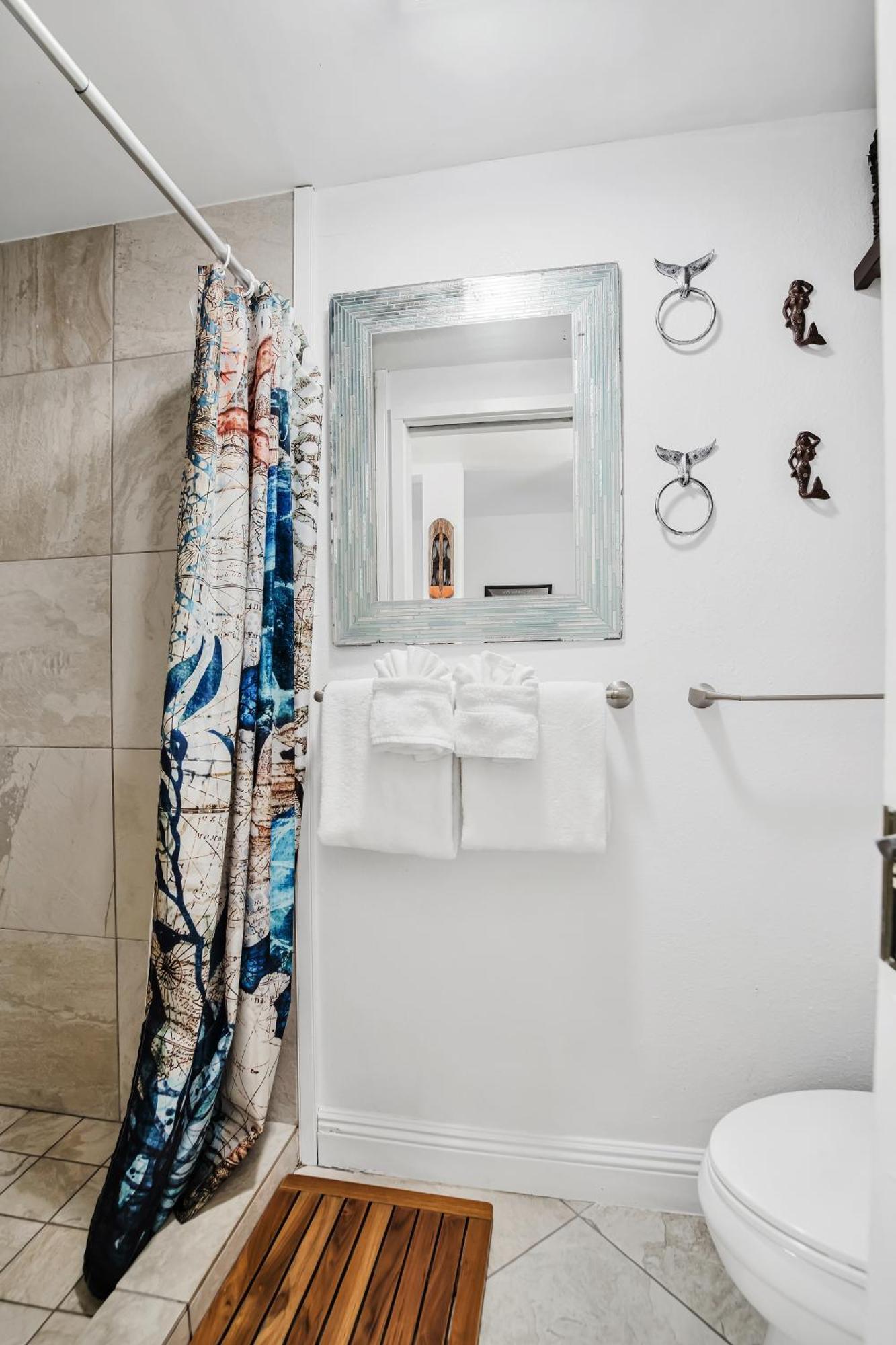 Downtown Hawaiian Paradise With Hot Tub, Pool & - Kona Islander Kailua-Kona