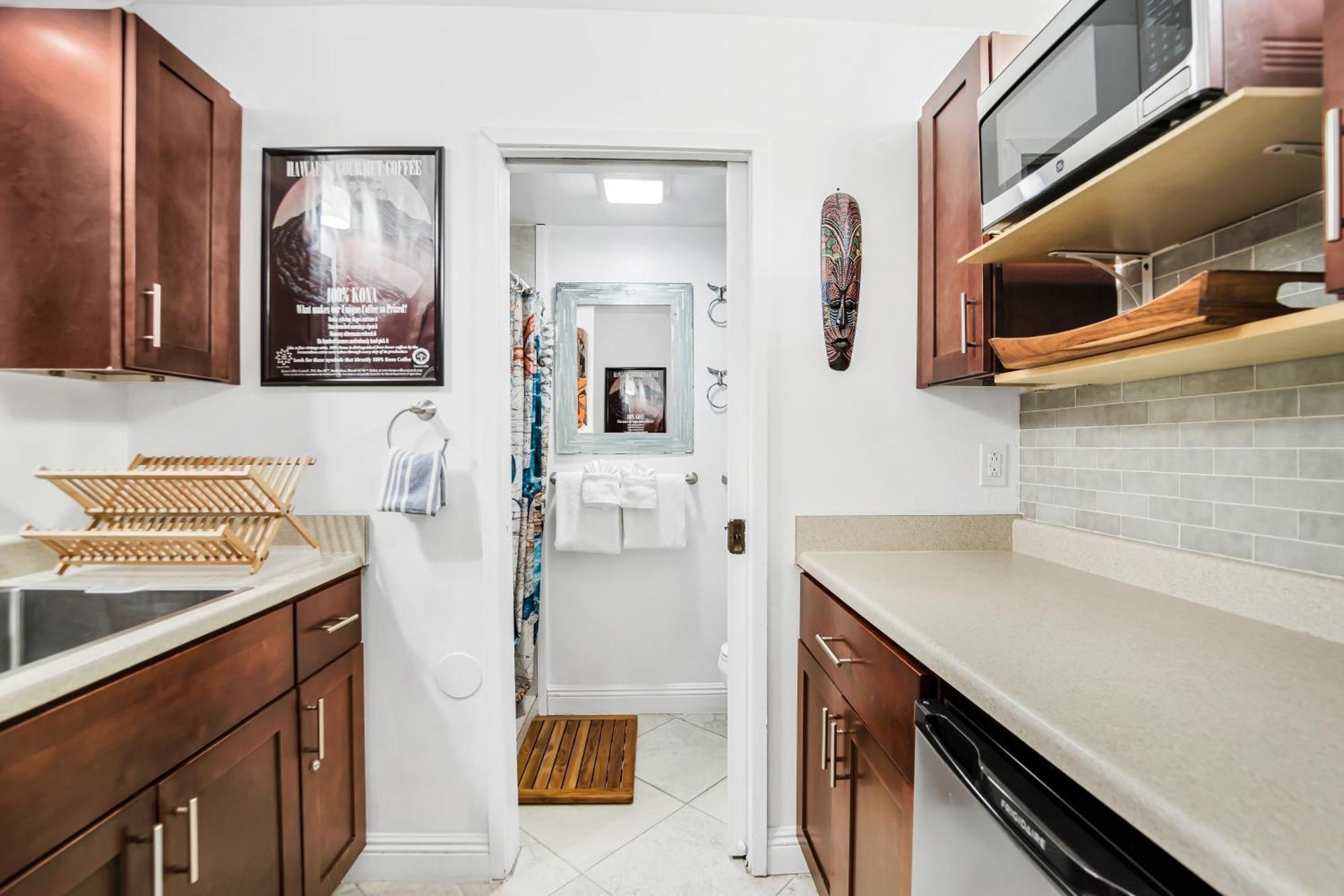 Downtown Hawaiian Paradise With Hot Tub, Pool & - Kona Islander Kailua-Kona