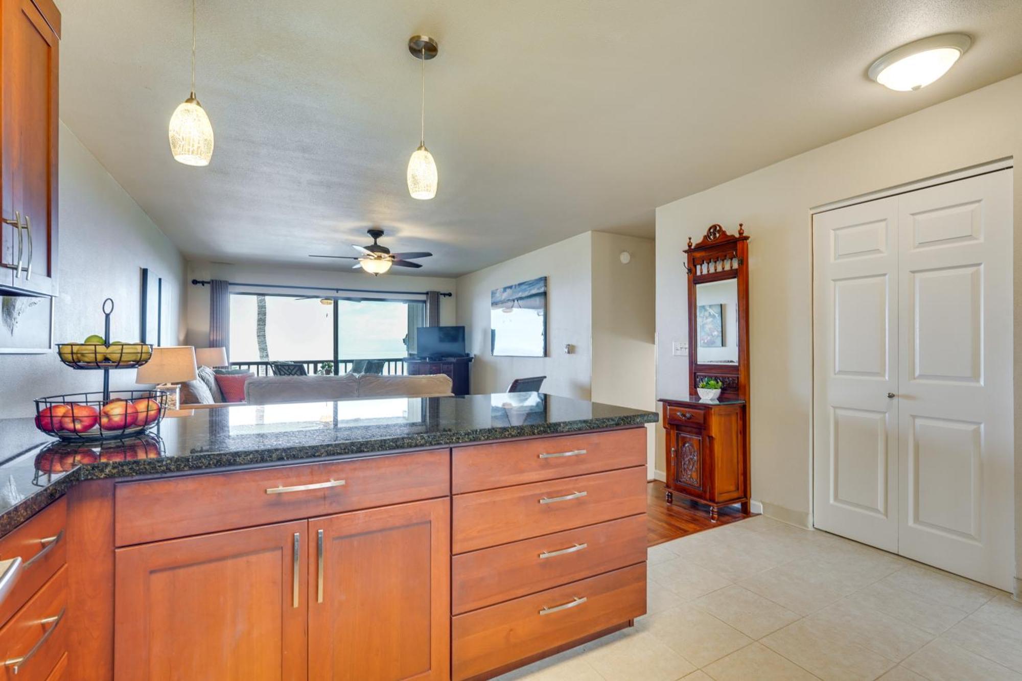 Coastal With Lanai And Pool! * Kailua-Kona