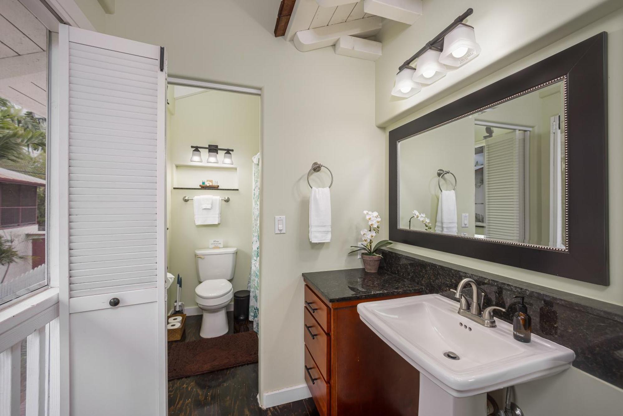 Kona Penthouse 2 Bedroom, Relax And Unwind Aloha Style Apartment Kailua-Kona