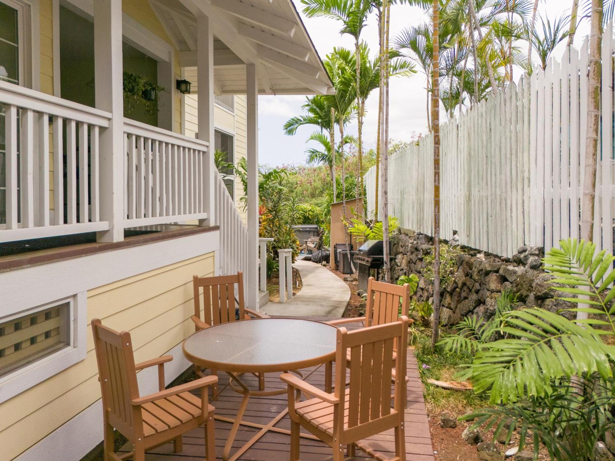 Kona Penthouse 2 Bedroom, Relax And Unwind Aloha Style Apartment