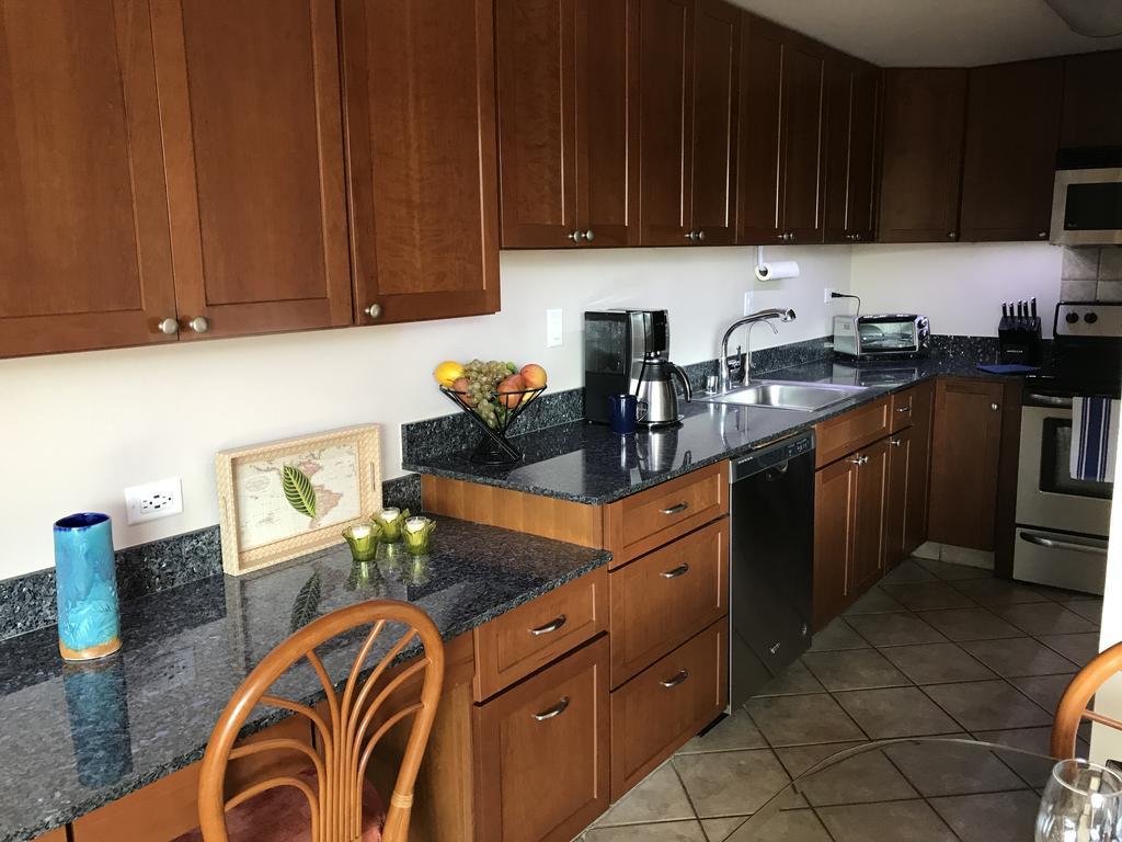 Kona Plaza #409