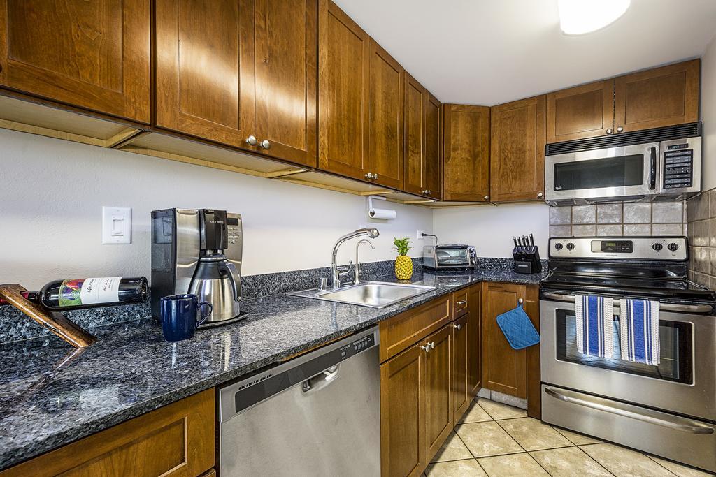 Kona Plaza #409 Apartment *