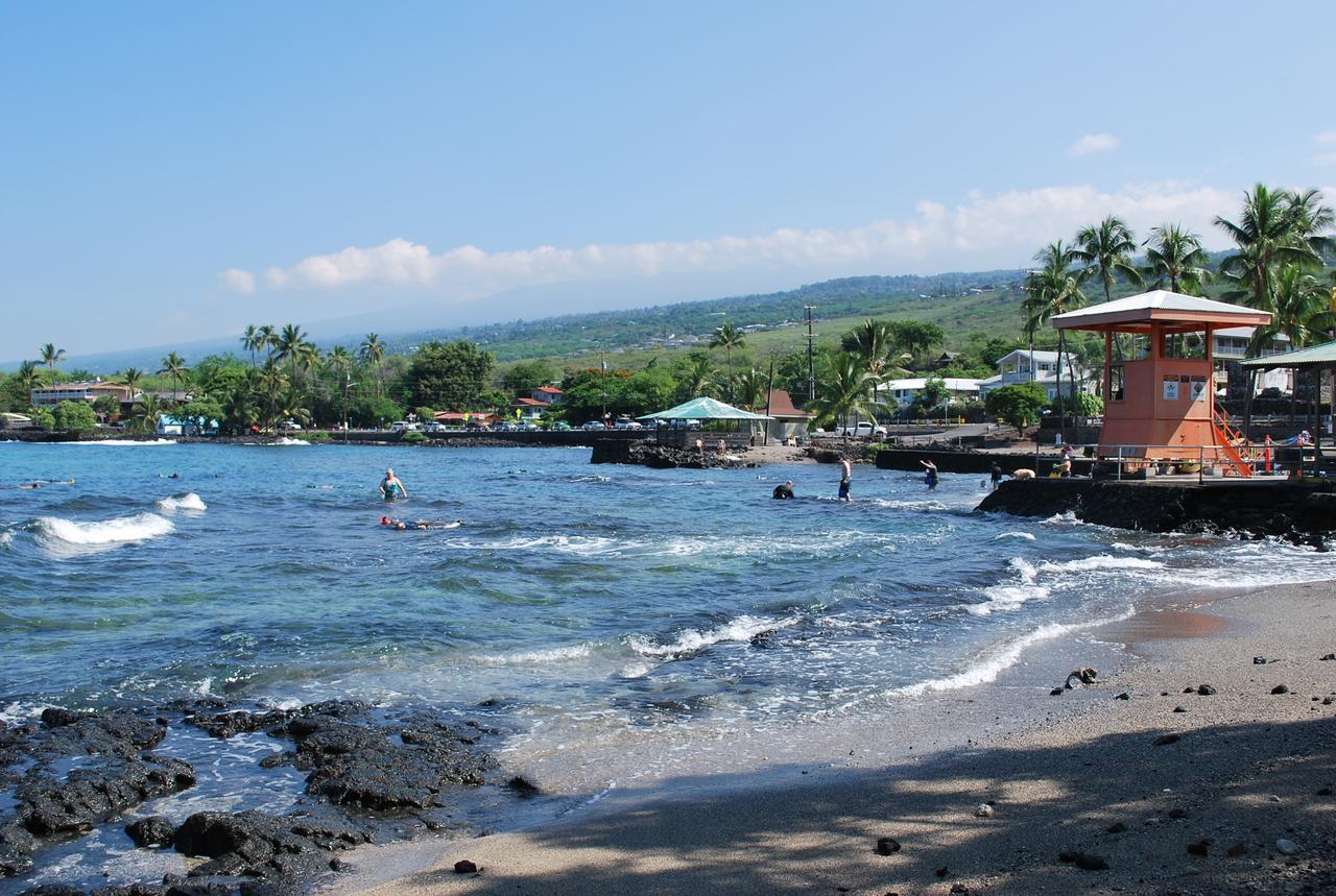 At Kahalu'u Kailua-Kona