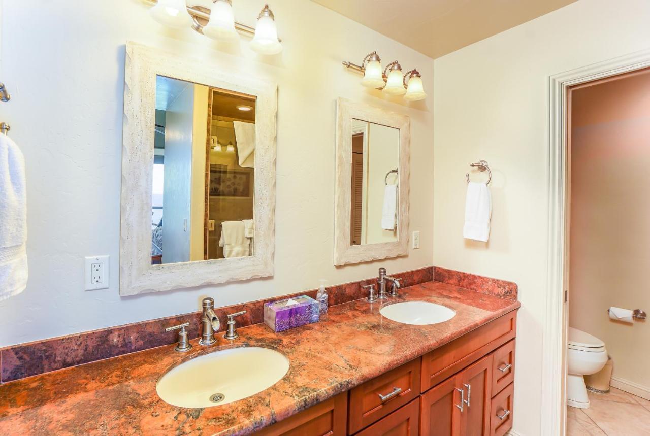 Luxurious 3 Bedroom / 2 Ba Direct Oceanfront * Kailua-Kona