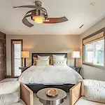 Kona Seaside Yacht Villa