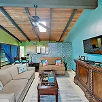 Walua Oasis