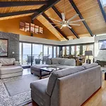 Kailua-Kona House With Balcony And Ocean Views!