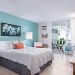 Kona Islander Inn 112