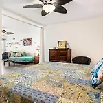 Kona Mansions#301