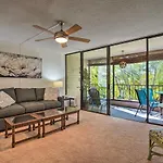 Breezy Condo With Screened Lanai In Kailua-Kona!