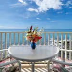 Beautiful Oceanfront Condo! - Hale Kona Kai 303