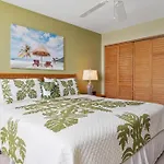 Beautiful Oceanfront Condo! - Hale Kona Kai 303