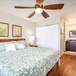 Beautiful 2/2 Condo In Kailua Kona. Ocean View!