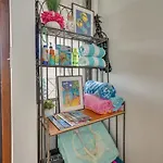 Downtown Kailua-Kona Condo With Pool And Views