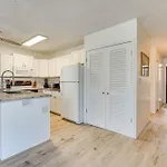 Kailua-Kona Vacation Rental With Pool Access!