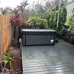 Kona Polynesian Studio Apt, Where Seagrass Sways