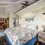 Kona Penthouse 2 Bedroom, Relax And Unwind Aloha Style