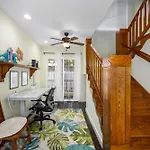 Kona Penthouse 2 Bedroom, Relax And Unwind Aloha Style