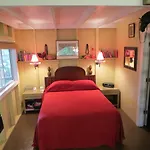 Carson\'S Kaloko Mountain Cabin