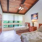 Luxurious 3 Bedroom / 2 Ba Direct Oceanfront Condo