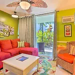 Oceanfront Kailua-Kona Islander Studio With Lanai!