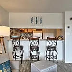 Kailua-Kona Condo With Lanai, Walk To Beach And Pier!