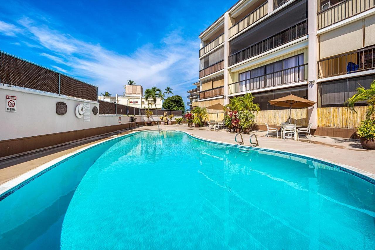 Kona Plaza#402 *