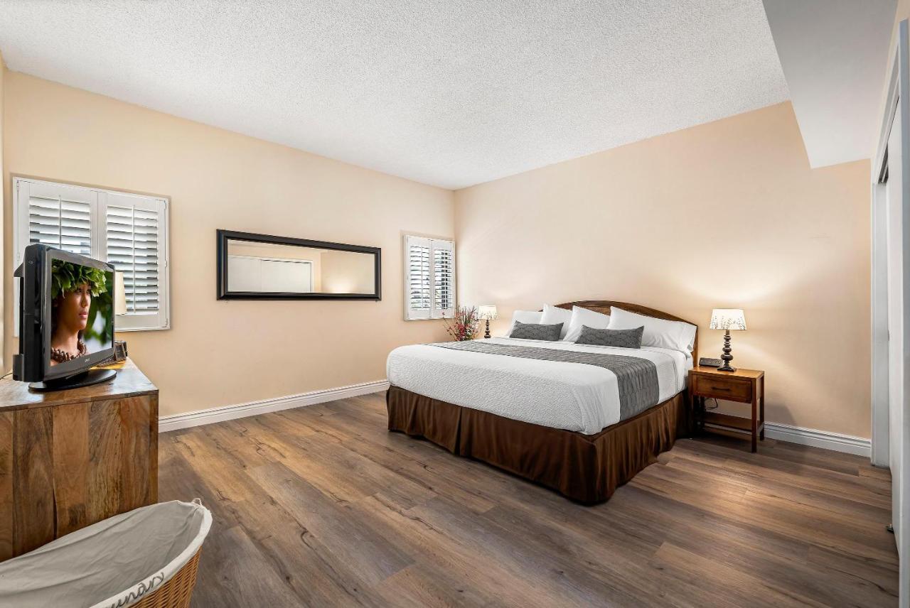 Royal Seacliff #406 *