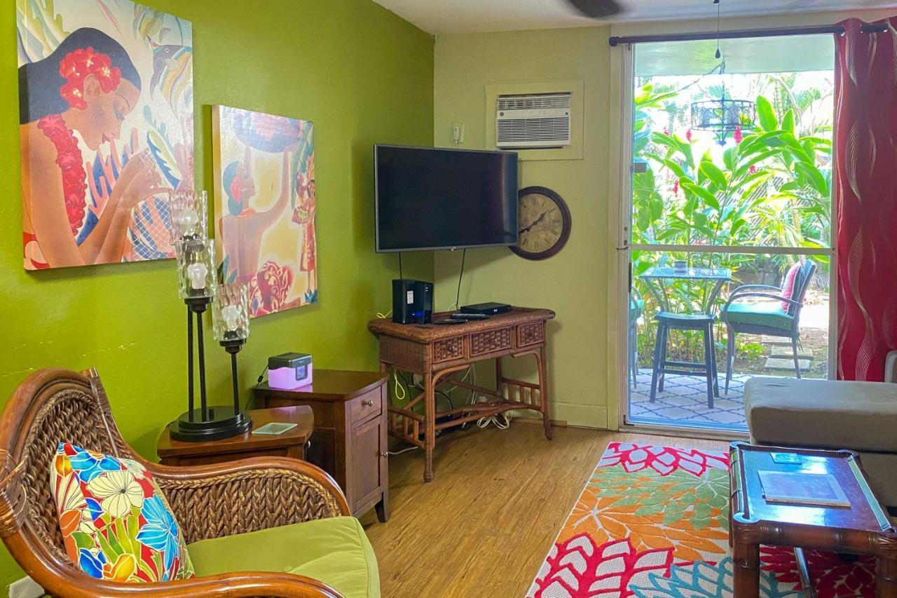 First Responders Book With Us - Kona Islander Inn! Apartment Kailua-Kona